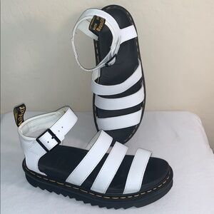 DR MARTENS BRAND NEW SIZE 9 BLAIRE SANDALS